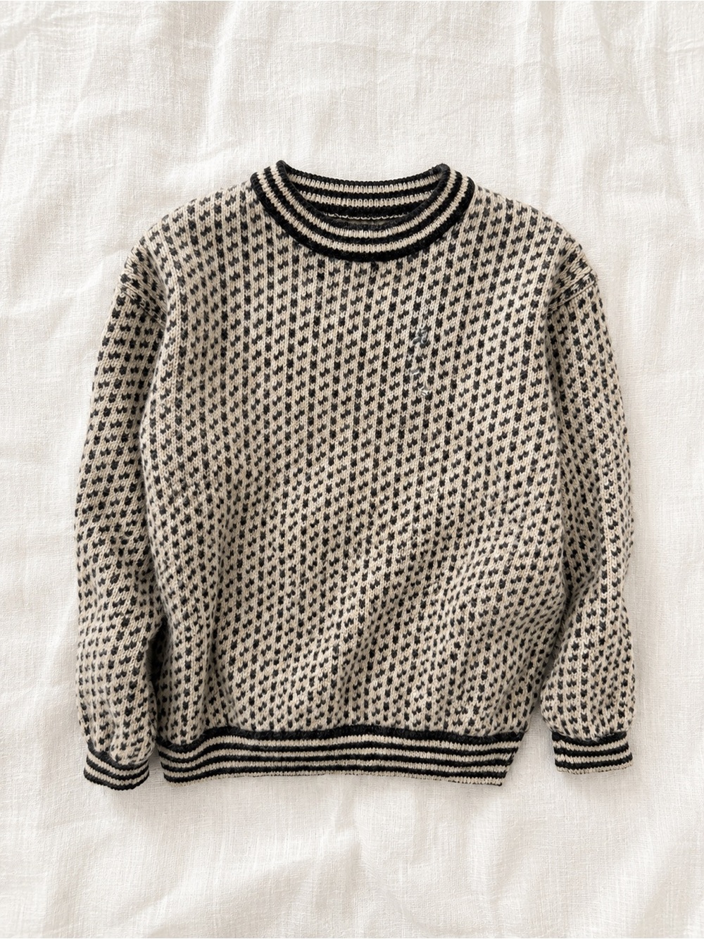 Vintage L.L. Bean Black and Cream Patterned Crewneck Sweater